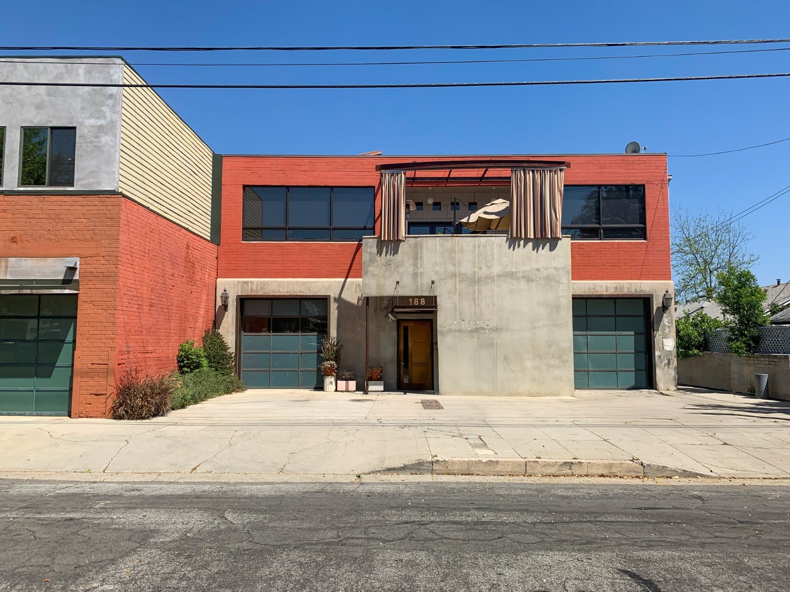 Building at 188 N Holliston Ave