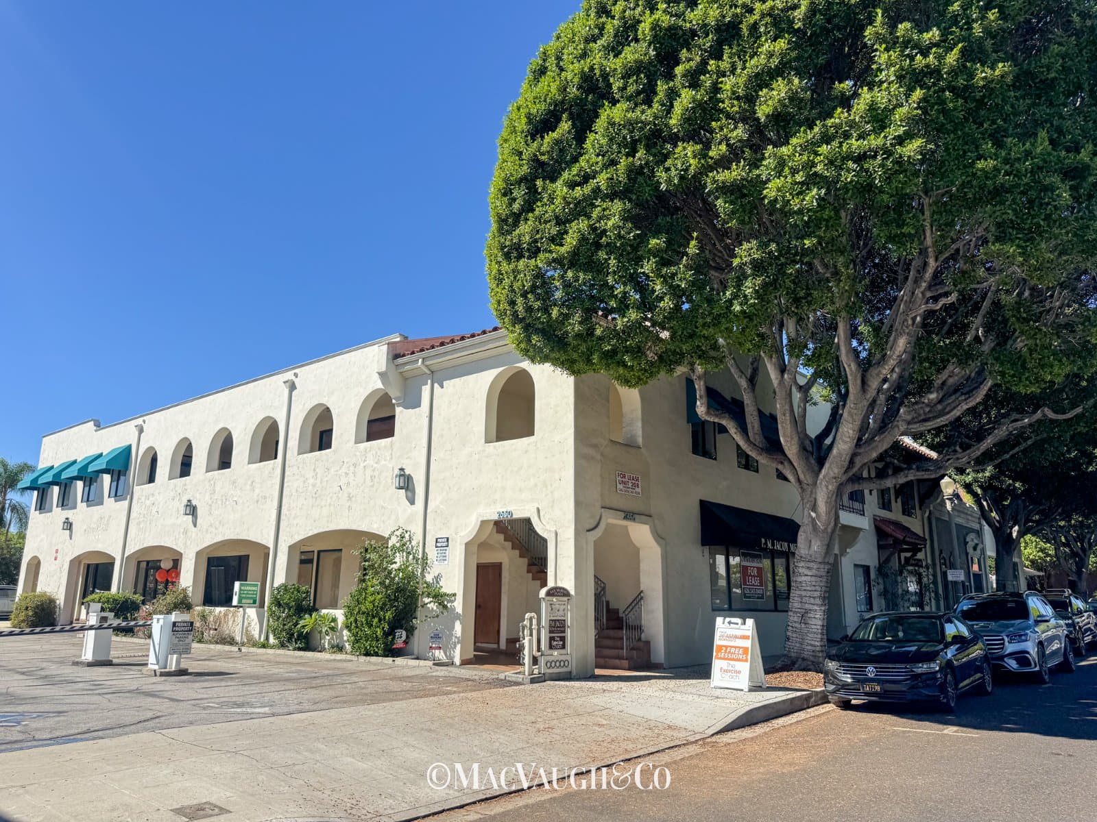 Building at 2650 Mission St